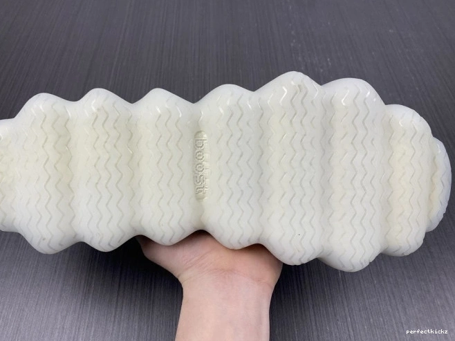 H68031 400 YEEZY ADIDAS 0717